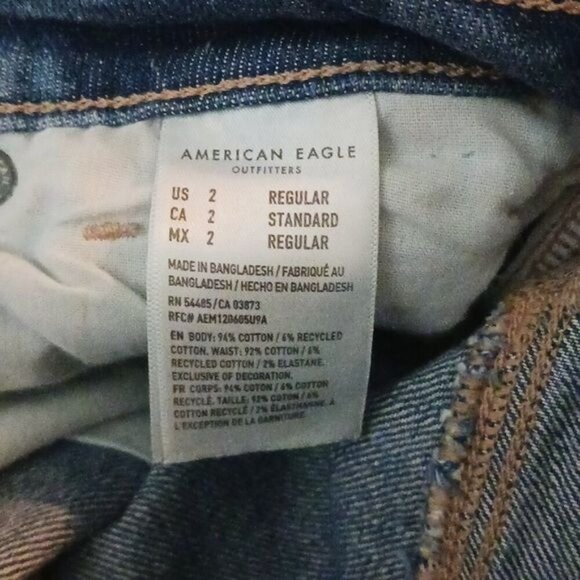American Eagle Womens 2 Mom Jeans High Rise Distressed Ripped Blue Denim Casual - Picture 7 of 7